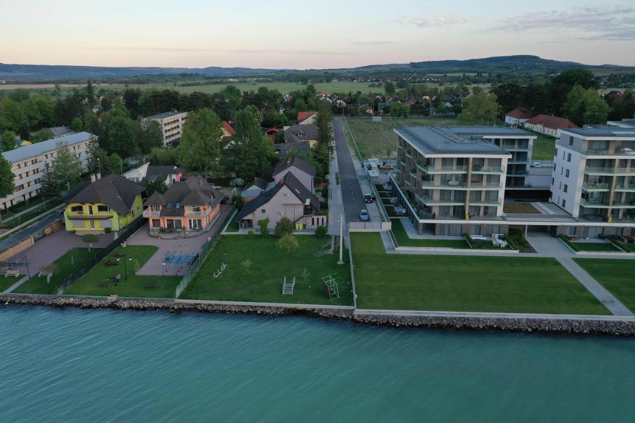 Hullam Apartman Balatonlelle Eksteriør bilde