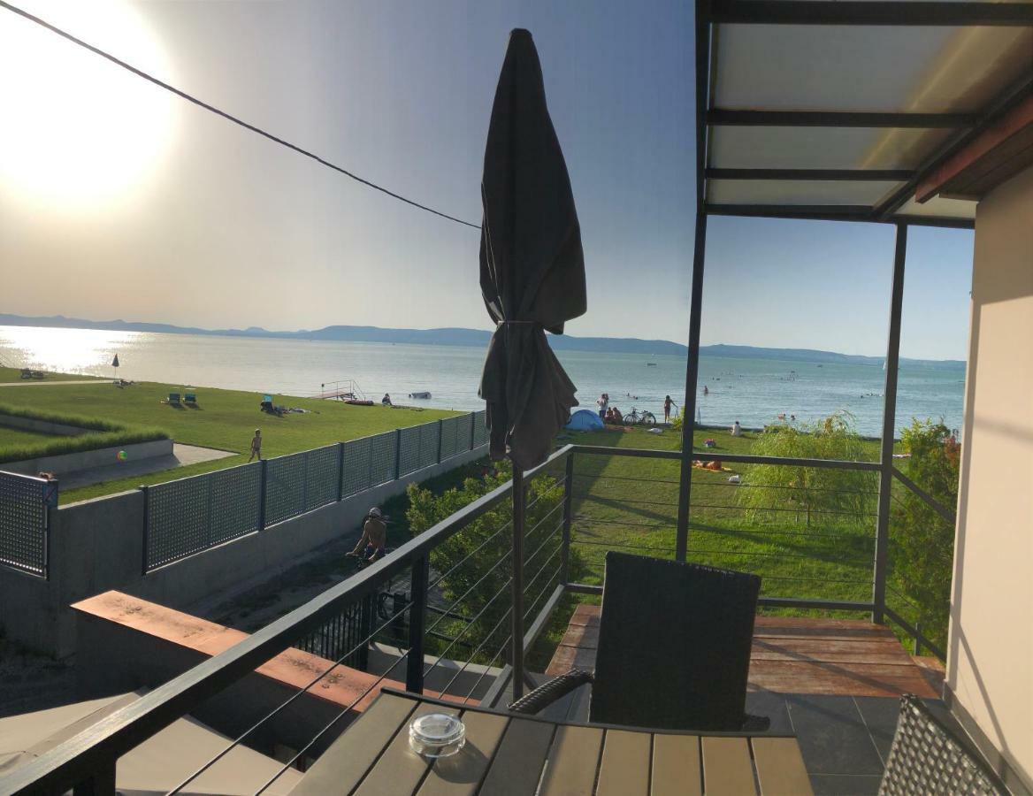 Hullam Apartman Balatonlelle Eksteriør bilde
