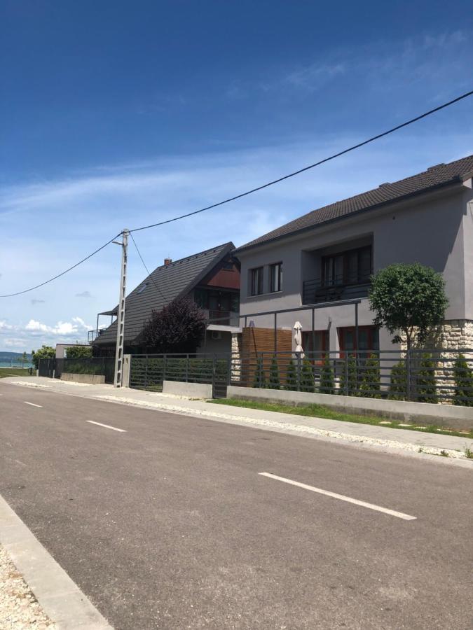 Hullam Apartman Balatonlelle Eksteriør bilde